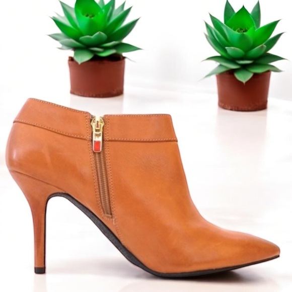 Enzo Angiolini Cognac “Corynn” Ankle Booties - Picture 8 of 16